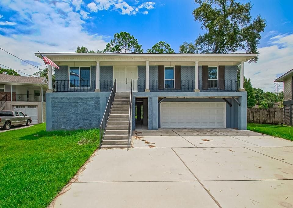 1st image of 2942 Palm Circle Dr
