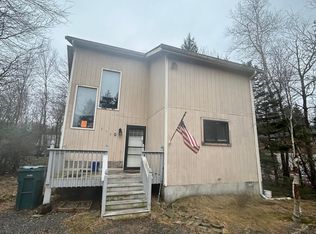 6189 Colonial Ln, Tobyhanna, PA