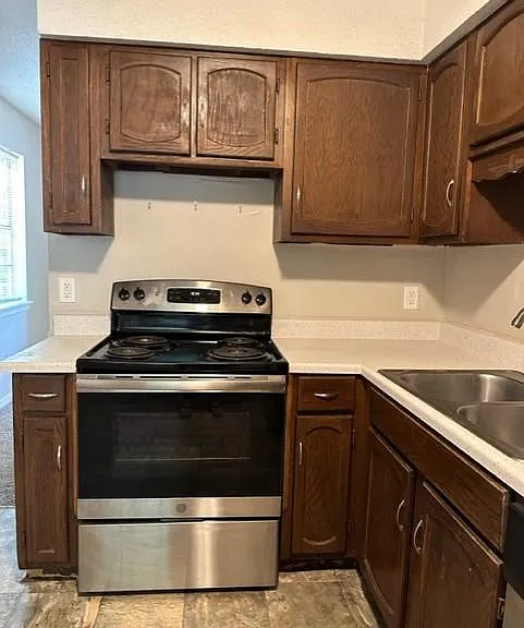 2116 Greenoaks Rd #1B — Photo 8
