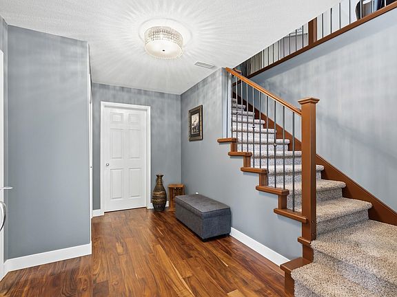2nd image of 11377 Creekside St