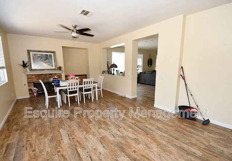 371 Huerta St — Photo 8