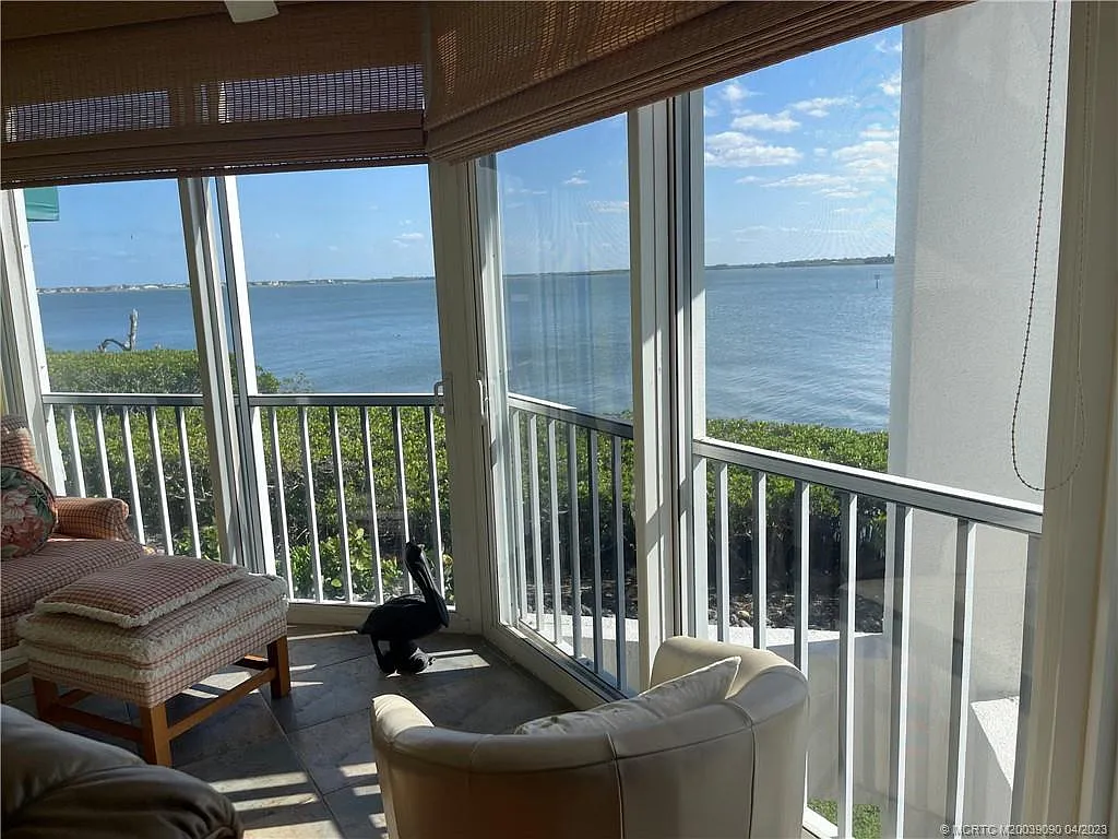3 bed, 2.0 bath, 1735 sqft, $2,400 — Photo 3