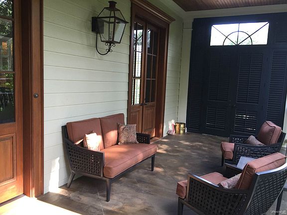 Main Level Porch (1)