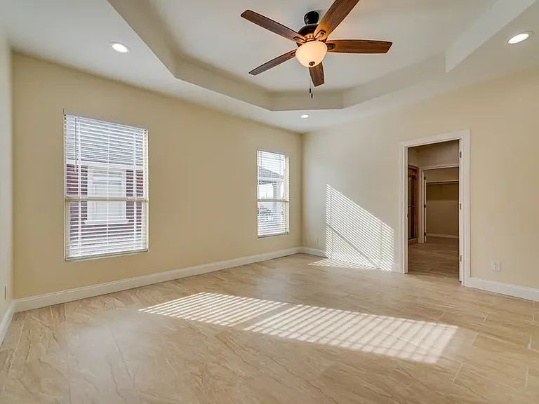 8408 W Larry Ln — Photo 17