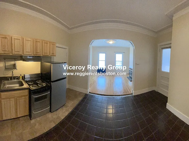 381 Dorchester St #1AV — Photo 7
