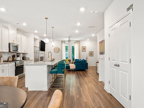 5th image of 3512 Mount Blue Ave
