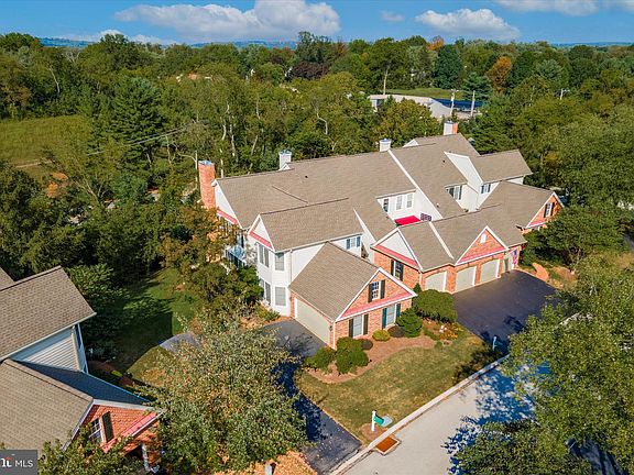 2nd image of 17 Wincrest Dr