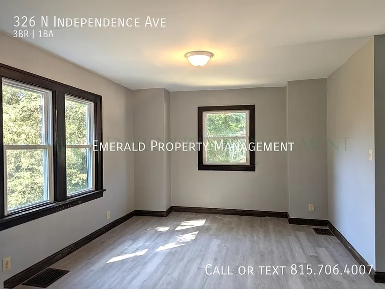 326 N Independence Ave — Photo 7
