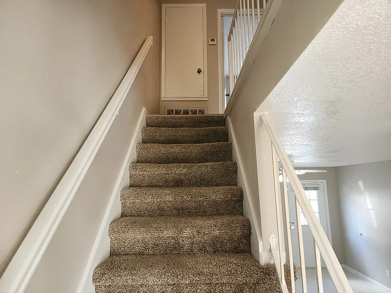 11339 Grandville Dr — Photo 14