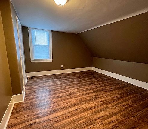 4th image of 31-33 Tremont St #1