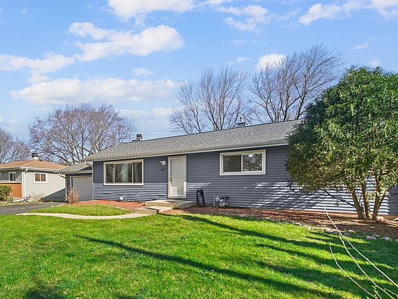 3rd image of 2054 Cedar Ave