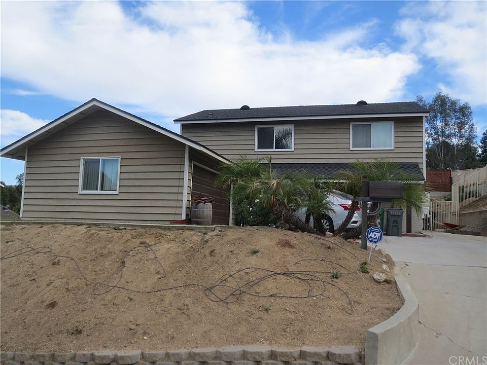 1st image of 350 Carpio Dr