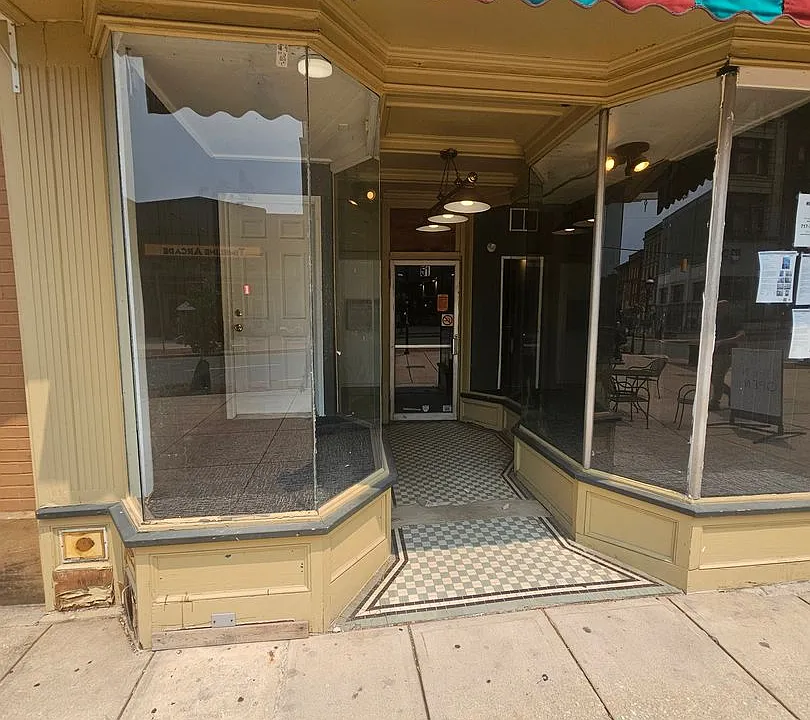 49-51 W Market St