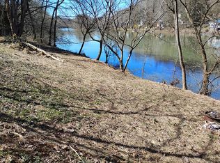 34 Sandy Beach Rd, Fairmont, WV 26554