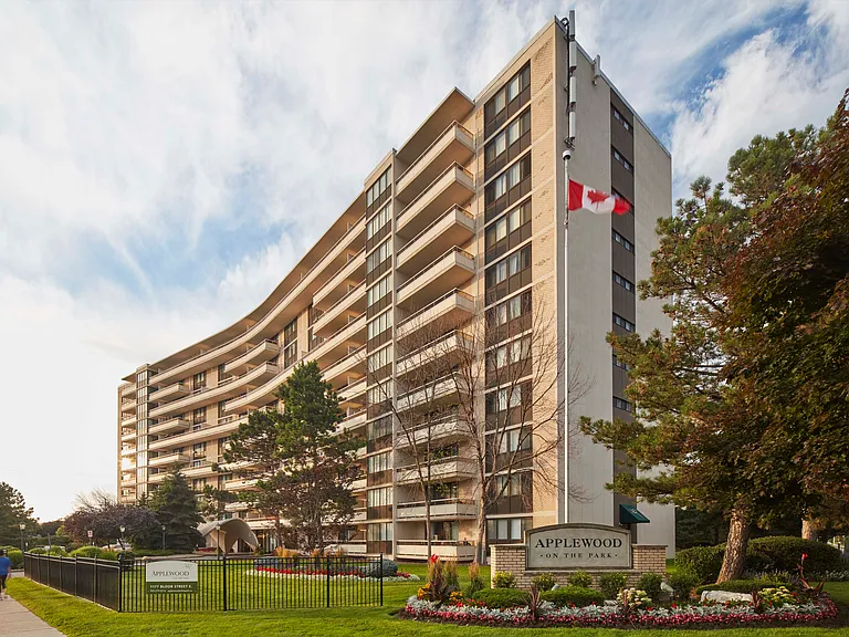 1177 Bloor St — Photo 19