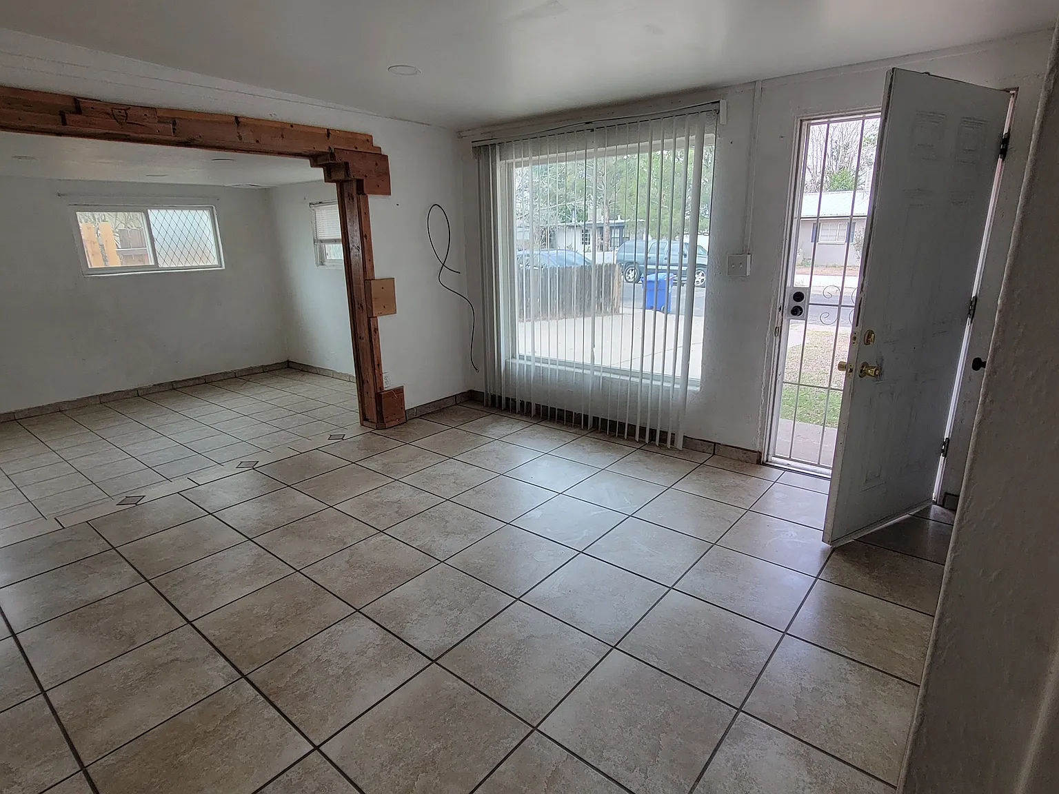 3 bed, 1225 sqft, $1,300 — Photo 3
