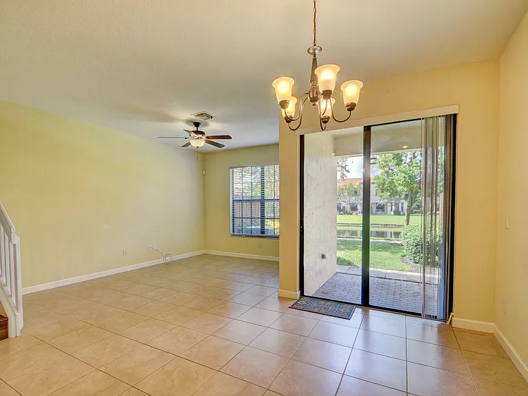 10385 Wellington Parc Dr — Photo 11