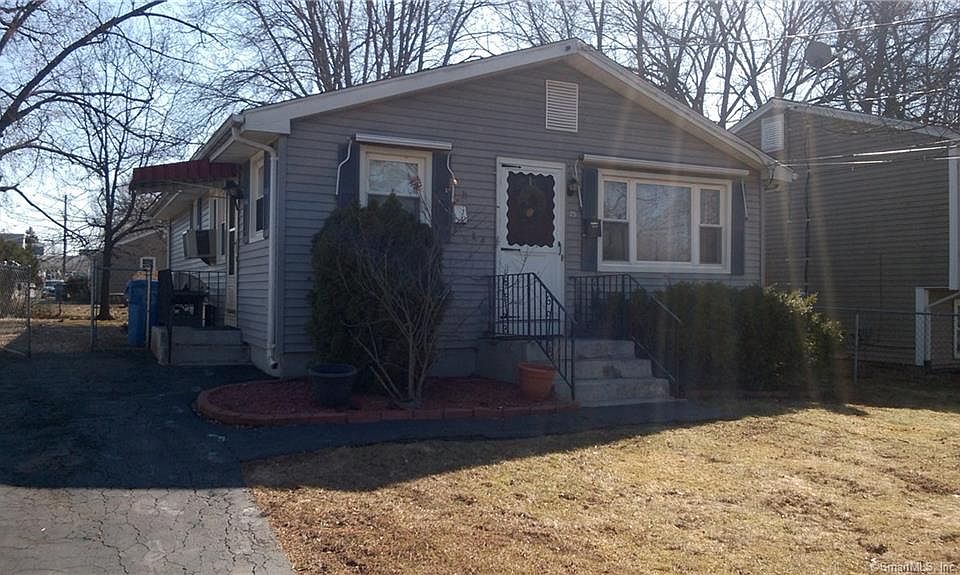 2nd image of 75 Kennedy Dr