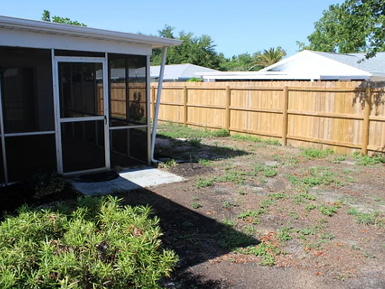 7751 Lorne St — Photo 16