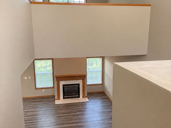 4th image of 1471 Yorkshire Ln