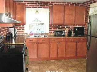 129 Macarthur Dr, Waterbury, CT 06704