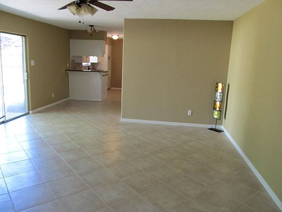 3rd image of 2712 Blueberry Ln