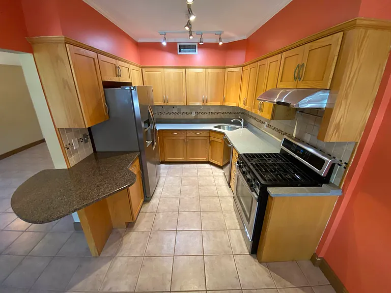 6653 Alderton St — Photo 16