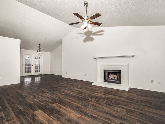 2nd image of 1709 Huntington Dr