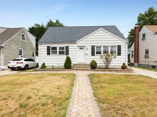 33 Cunningham Avenue, Uniondale, NY 11553