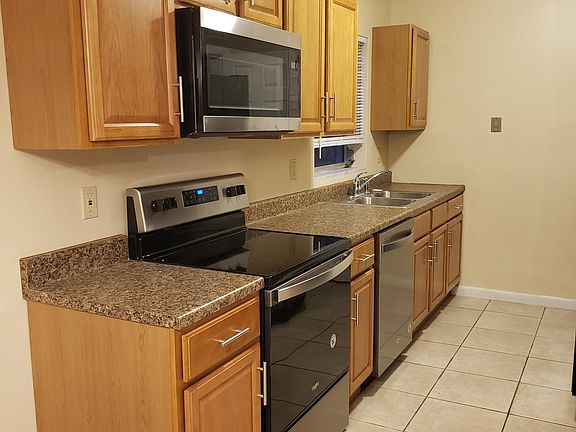 5th image of 1371 Whitewood Dr