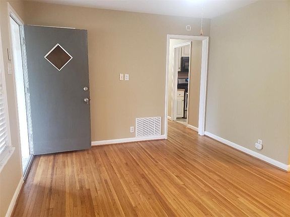 2nd image of 1042 Wilshire Pl