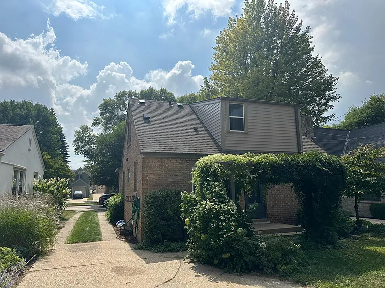 825 E Hampton Ave — Photo 23
