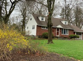 1 Nottingham Rd, Albany, NY 12203