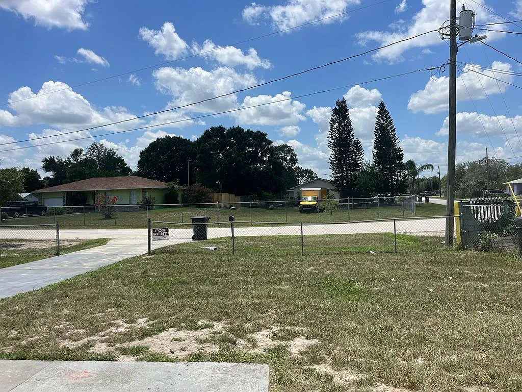 3 bed, 1384 sqft, $2,000 — Photo 4