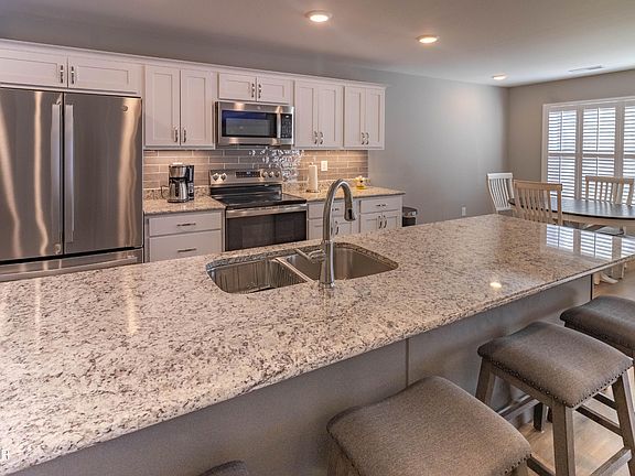 5th image of 712 Snowflower Cir