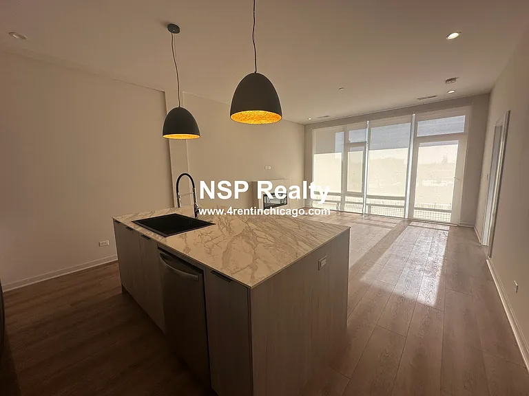 6340 W Belmont Ave #206 — Photo 2