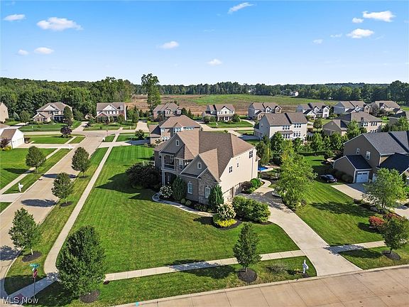 3rd image of 36698 Gosford Dr