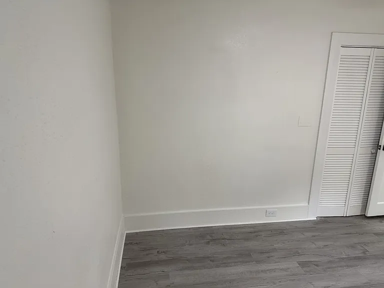 537 Sunset Blvd — Photo 17