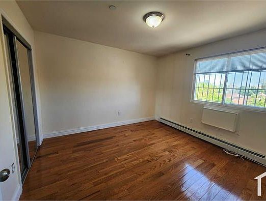 5th image of 3402 Wickham Ave #4