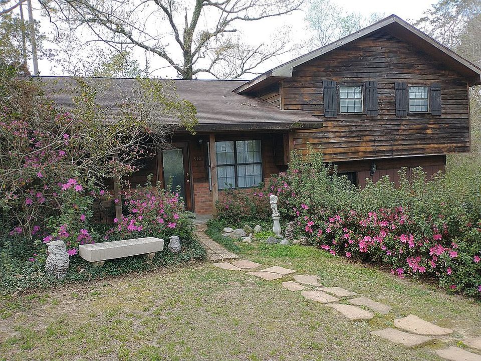 1st image of 910 E Lakeshore Dr