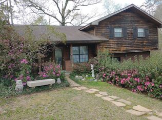 910 E Lakeshore Dr, Carriere, MS 39426