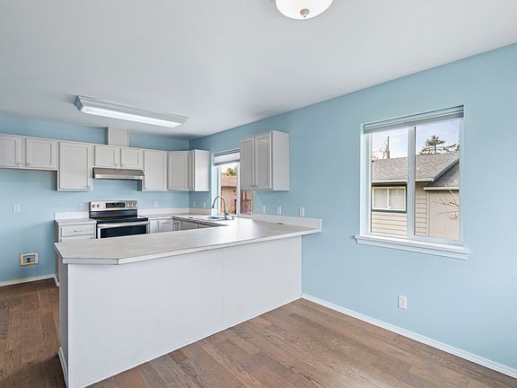 5th image of 221 W Seattle Ave