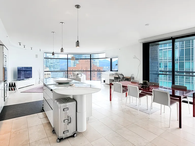 838 Hastings St W #2401 — Photo 33