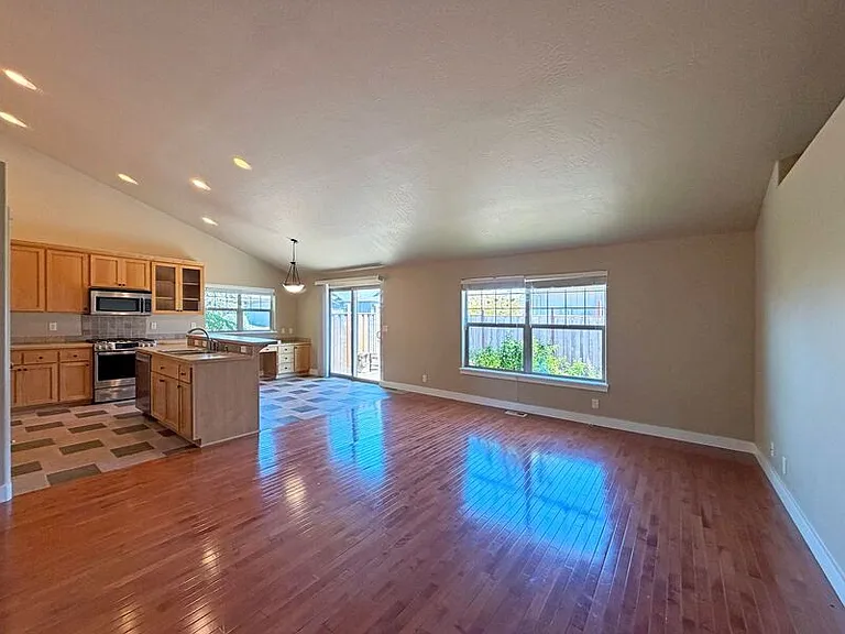 1434 Leaf Ln — Photo 17