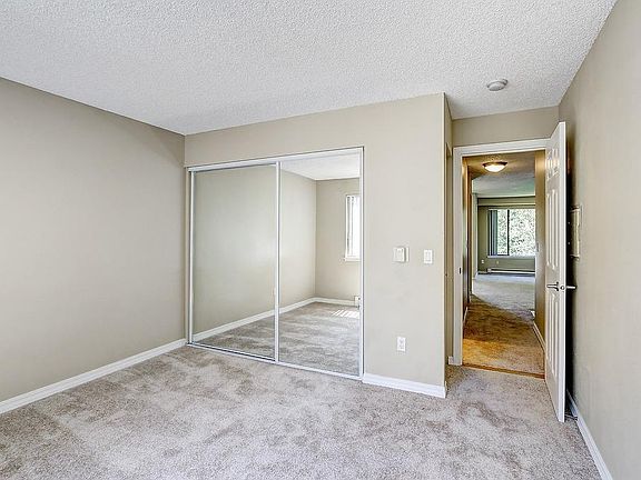 2nd image of 13732 NE 12th St APT 202