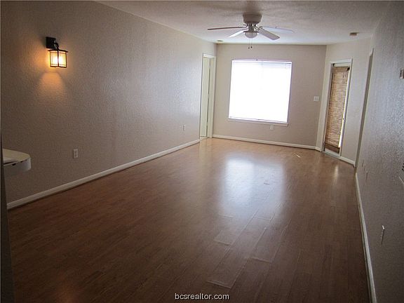 4th image of 203 517th Pkwy