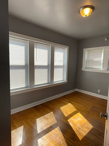8815 S Dante Ave #2 Photo 1