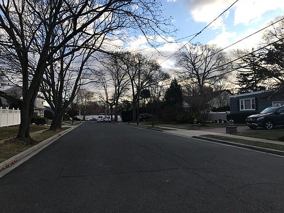 5th image of 1904 Voshage St