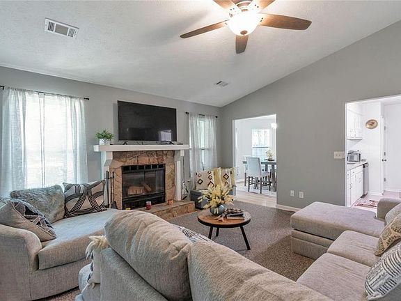 5th image of 2000 Wendover Dr