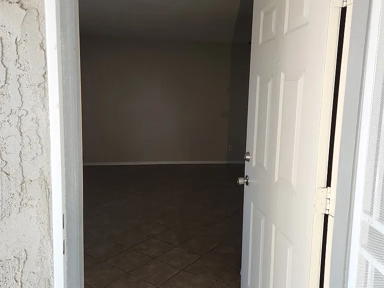 Desert Sun Apartments — Photo 36